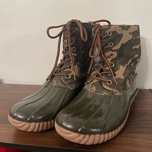 Yoki Camouflage and Olive Combat Boots